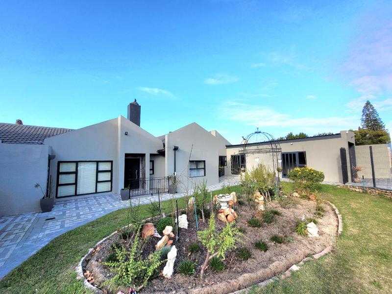 6 Bedroom Property for Sale in Stellenberg Western Cape